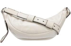 model tas Proenza Schouler